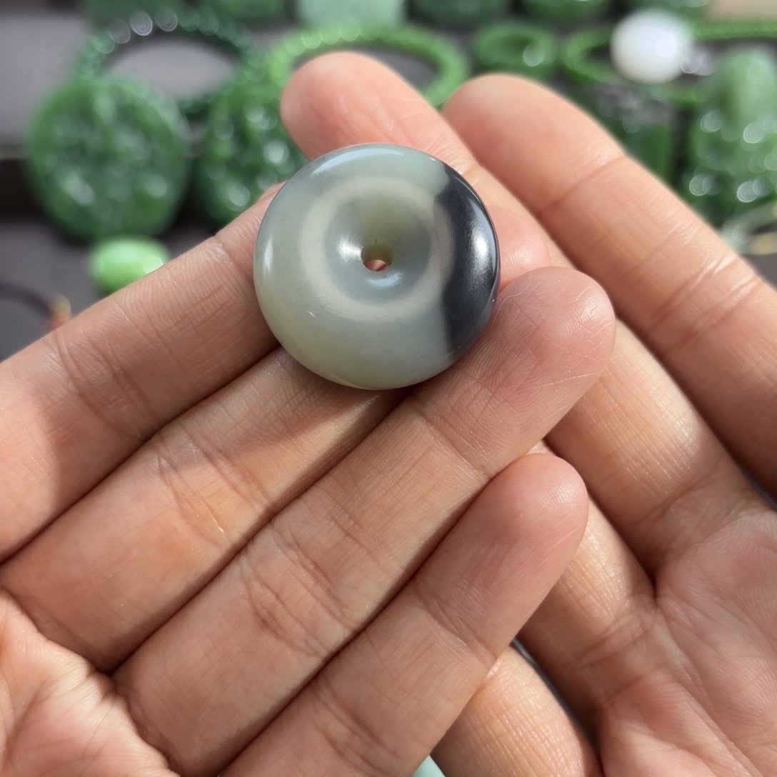 和田玉颈饰未镶嵌定制