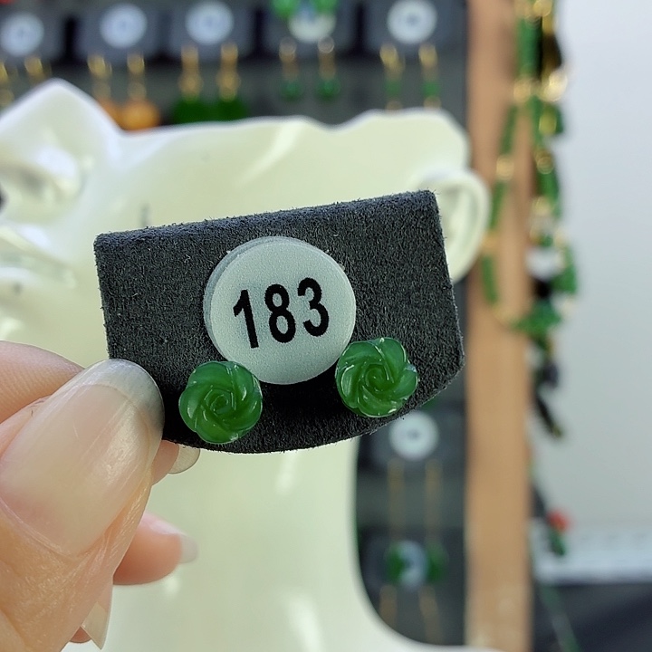 和田玉18K金镶嵌耳饰