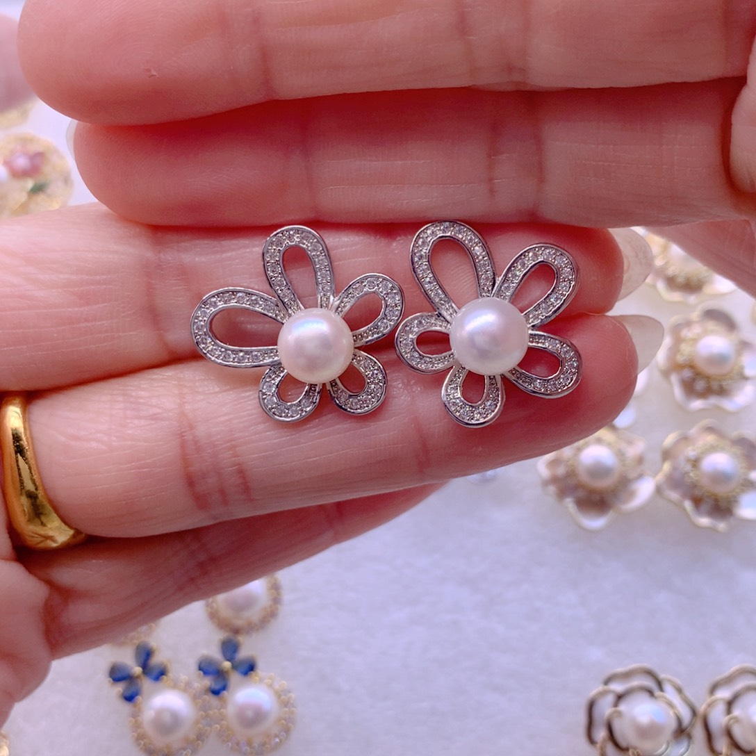 合金耳饰淡水珍珠