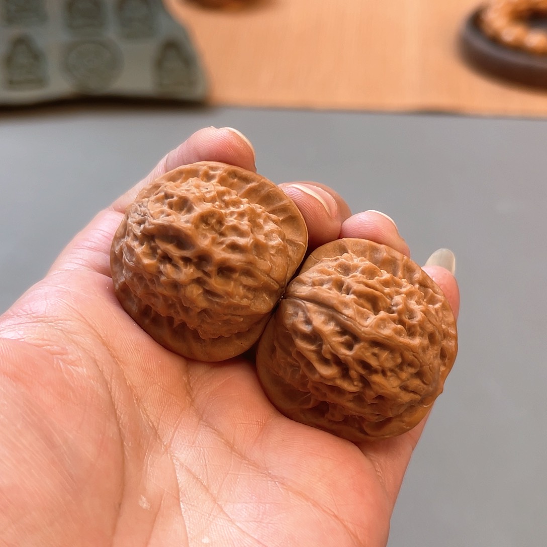 桃核把件38×37尺精修白茬瓷娃娃A305
