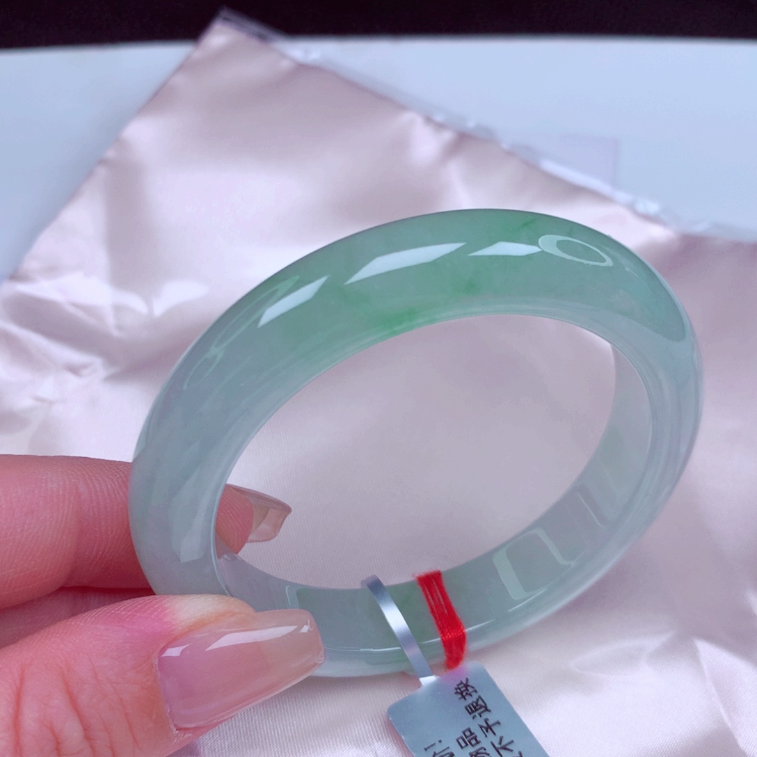 翡翠未镶嵌手镯手镯