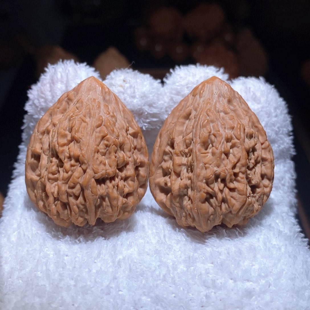 文玩核桃吊坠塔尖