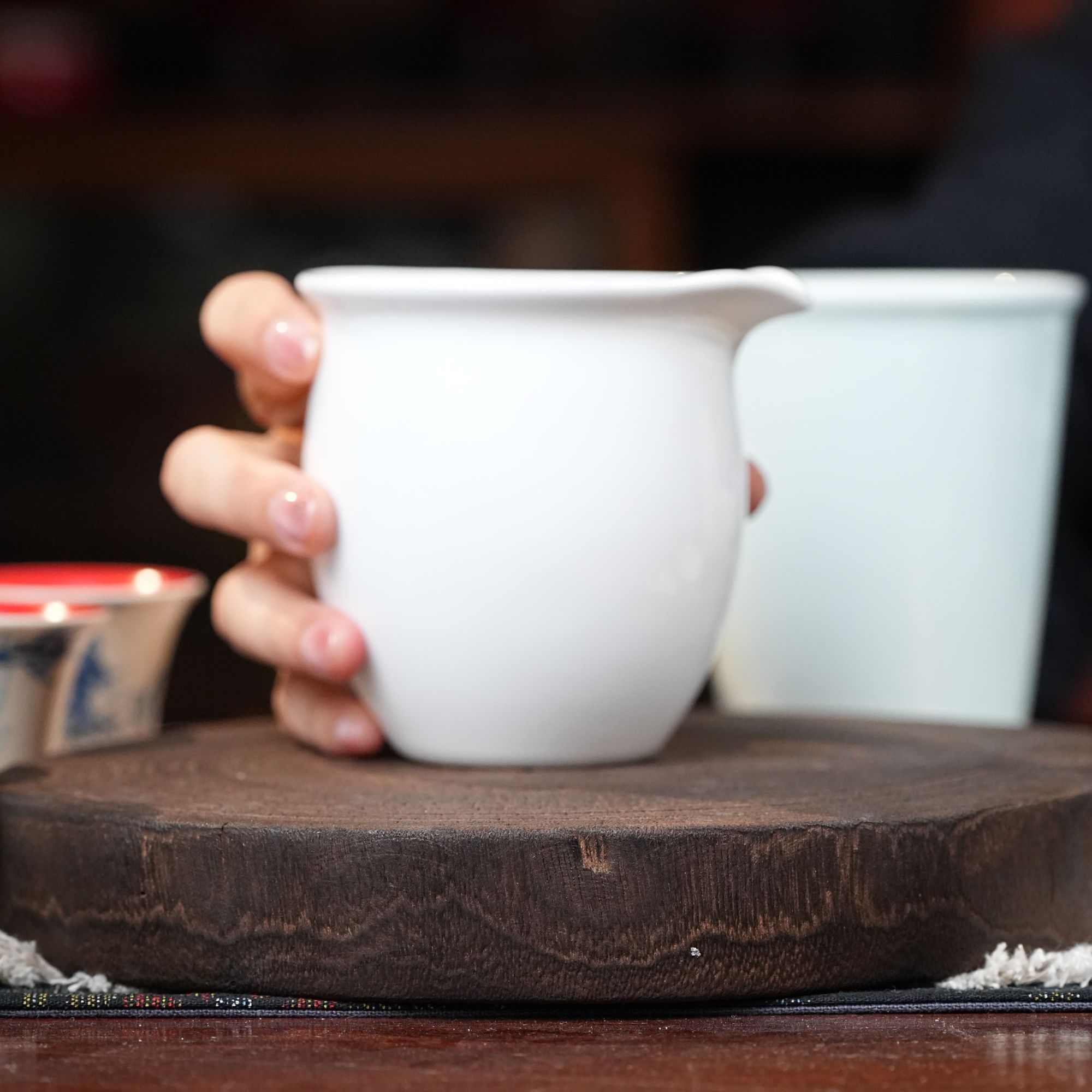 景德镇白瓷胖身公道杯
