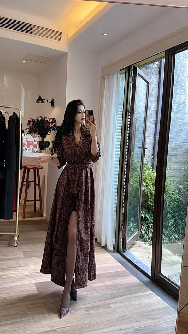 师小姐精品女装~设计师轻奢长款豹纹风衣外套80031
