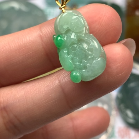 翡翠颈饰未镶嵌翡翠