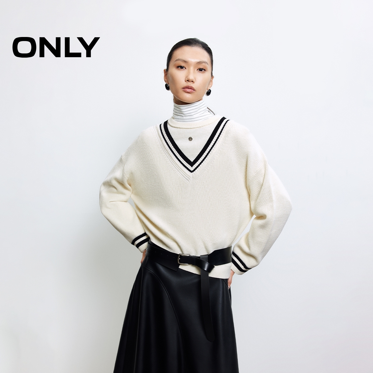 ONLY2025秋季新款气质百搭撞色V领宽松假两件针织衫女|125313032