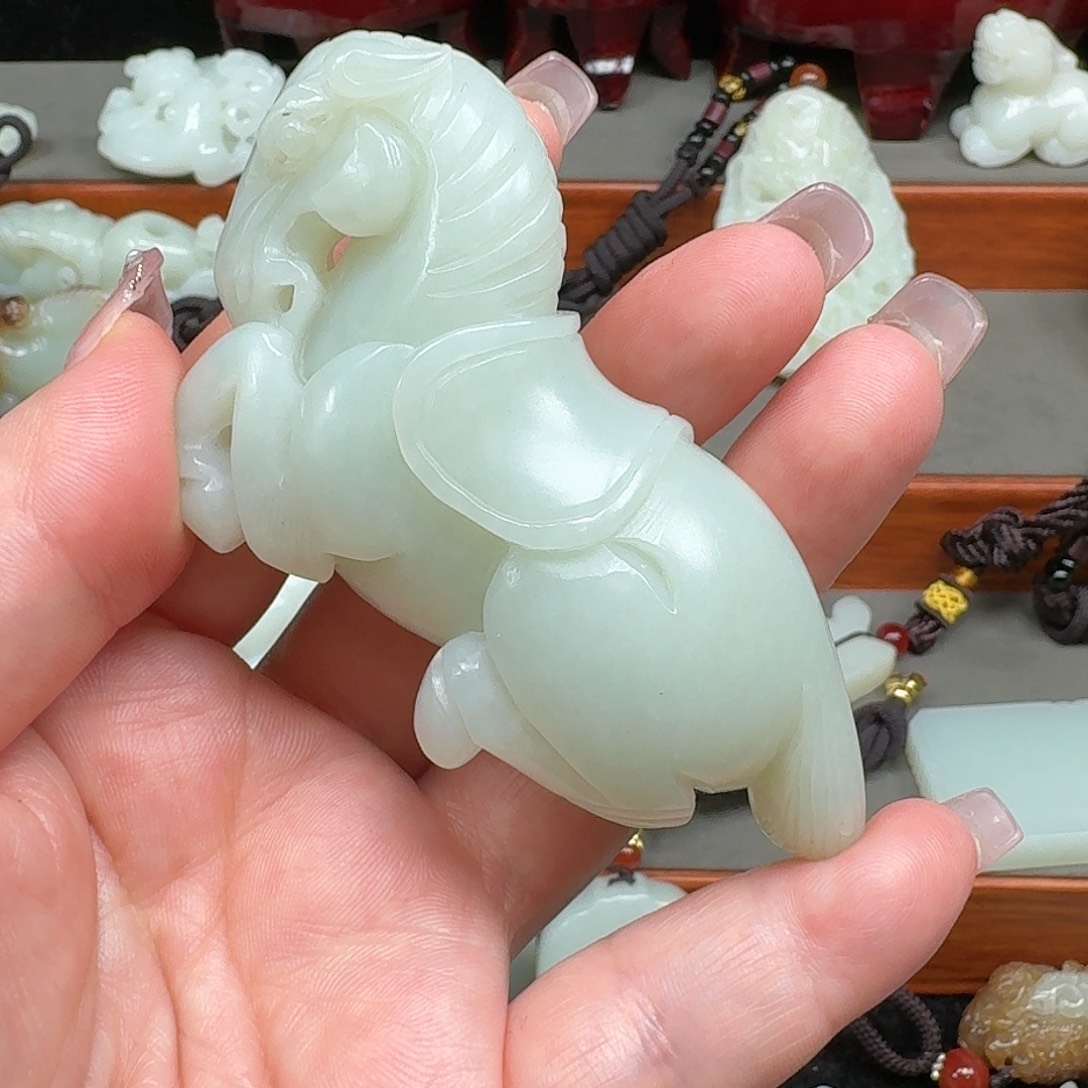 大***子和田玉未镶嵌摆件