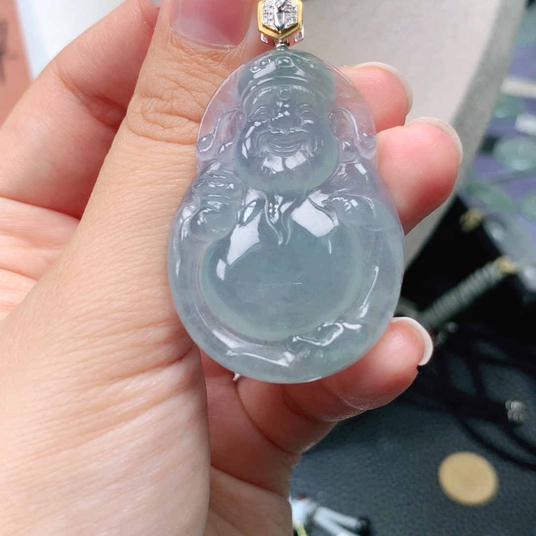 颈饰18K金镶嵌翡翠财神爷