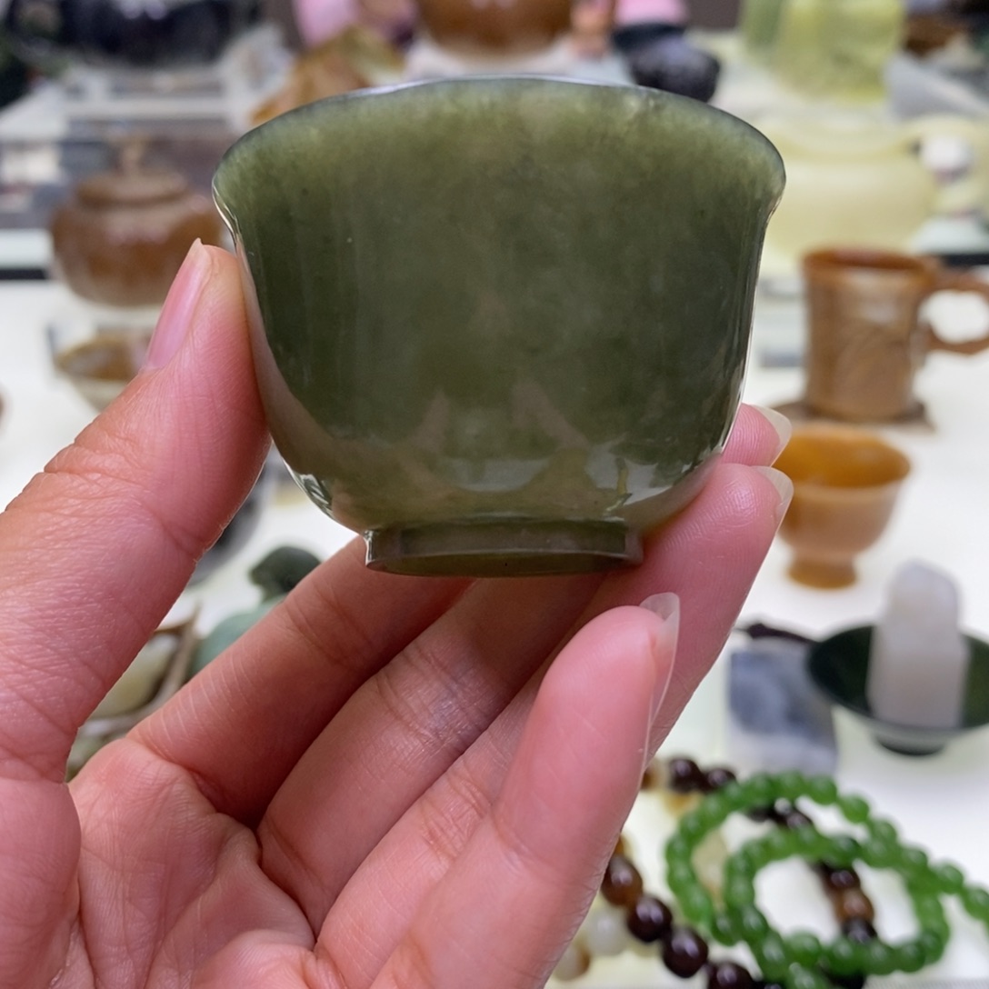 和田玉杯子未镶嵌