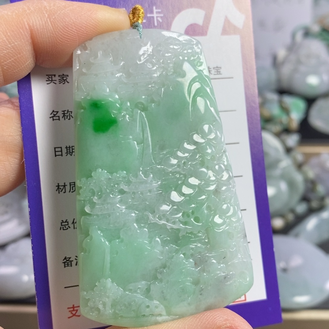 翡翠颈饰未镶嵌山水