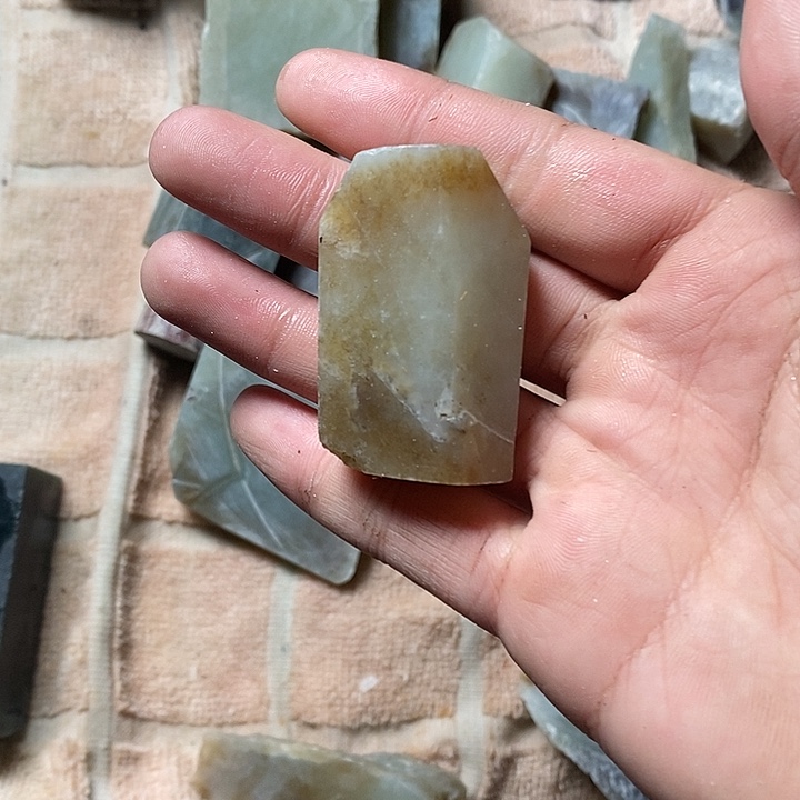 懒***爱和田玉（糖玉）未镶嵌珠宝半成品