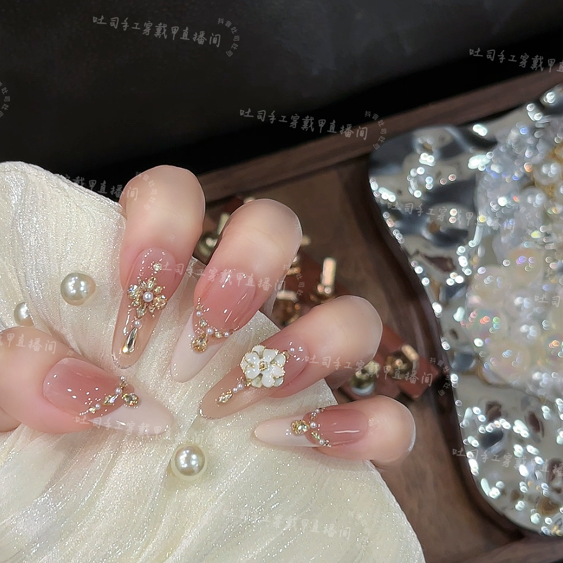 【奶白小风】穿戴甲纯手工美甲TS