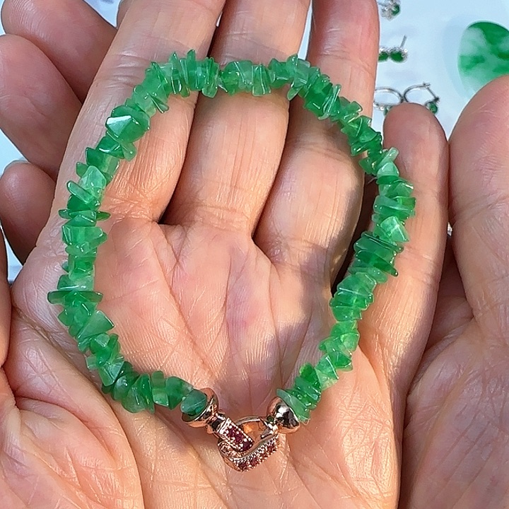 翡翠手链未镶嵌盘缠