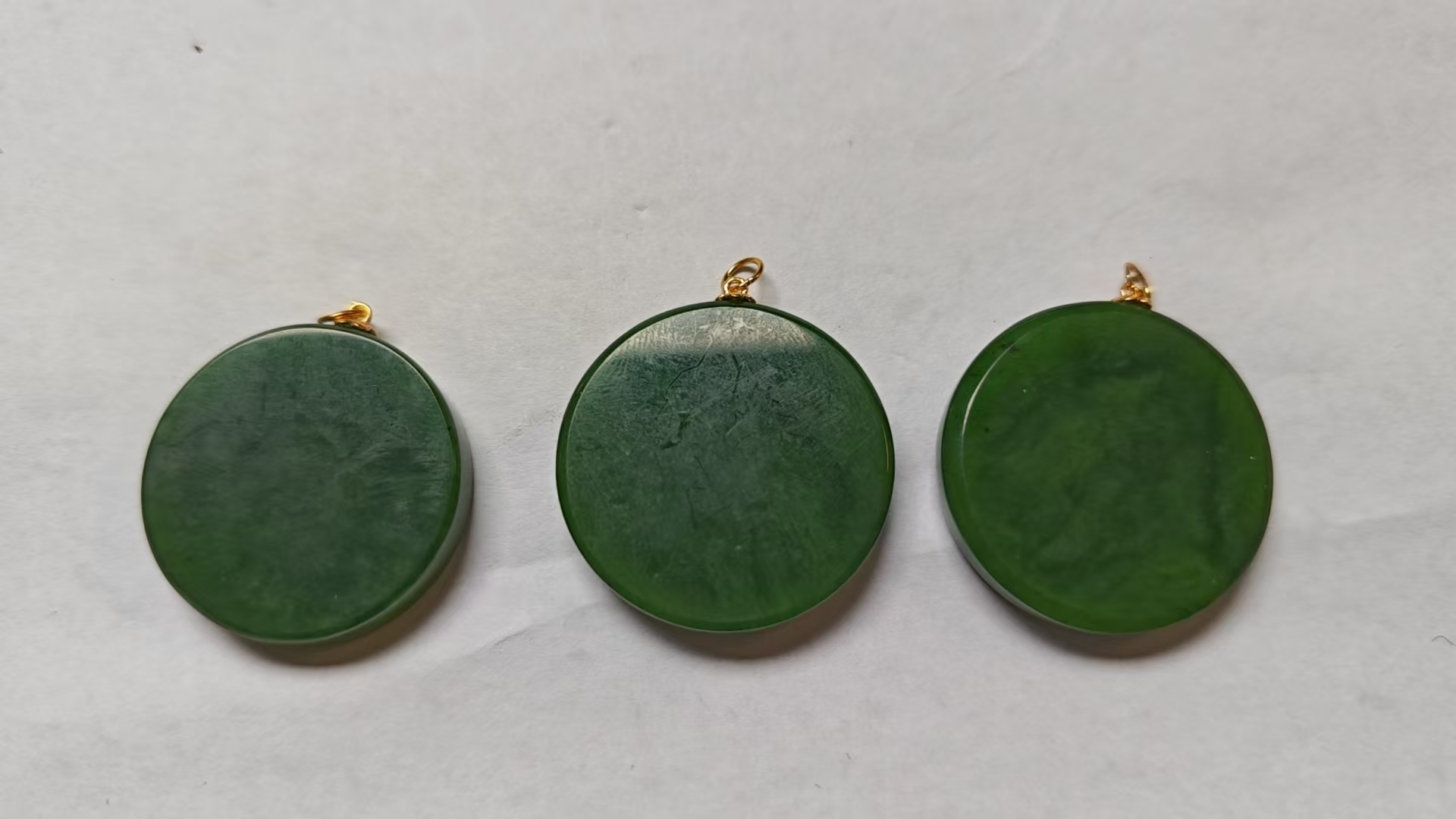 和田玉碧玉吊坠30*5.5mm左右多样性发其一C-261