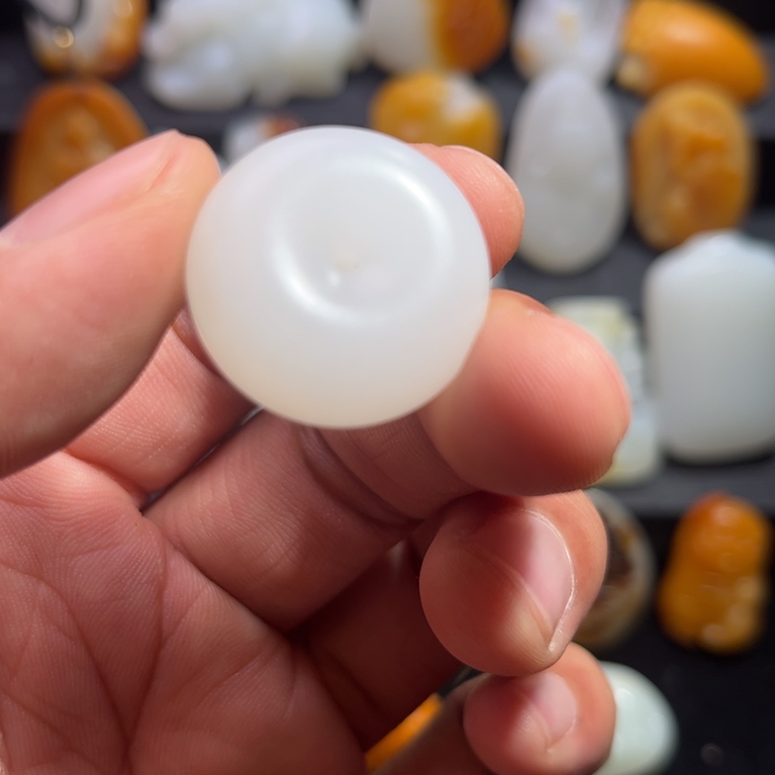 和田玉颈饰未镶嵌知****6