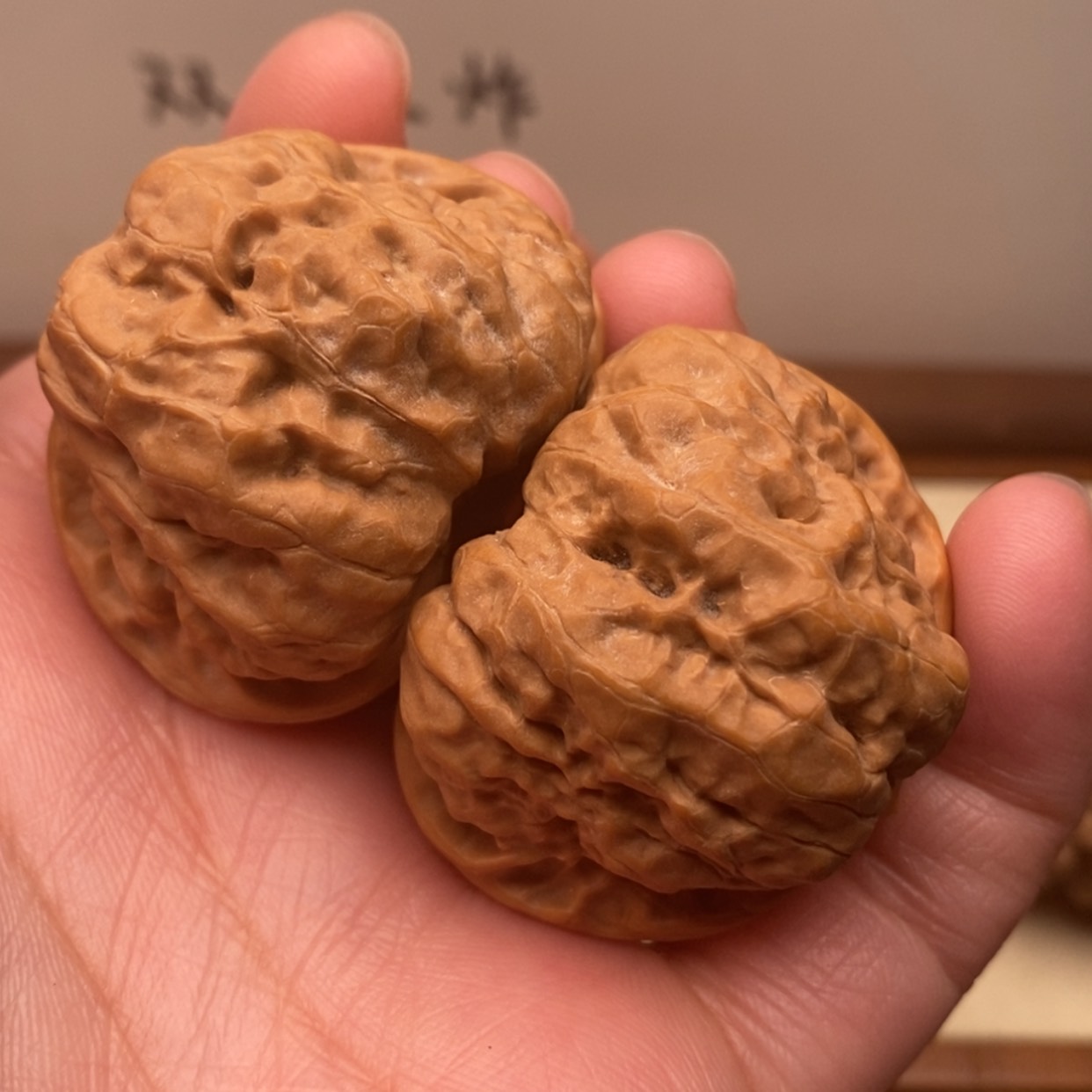 【闪购商品】把件文玩核桃边40左右