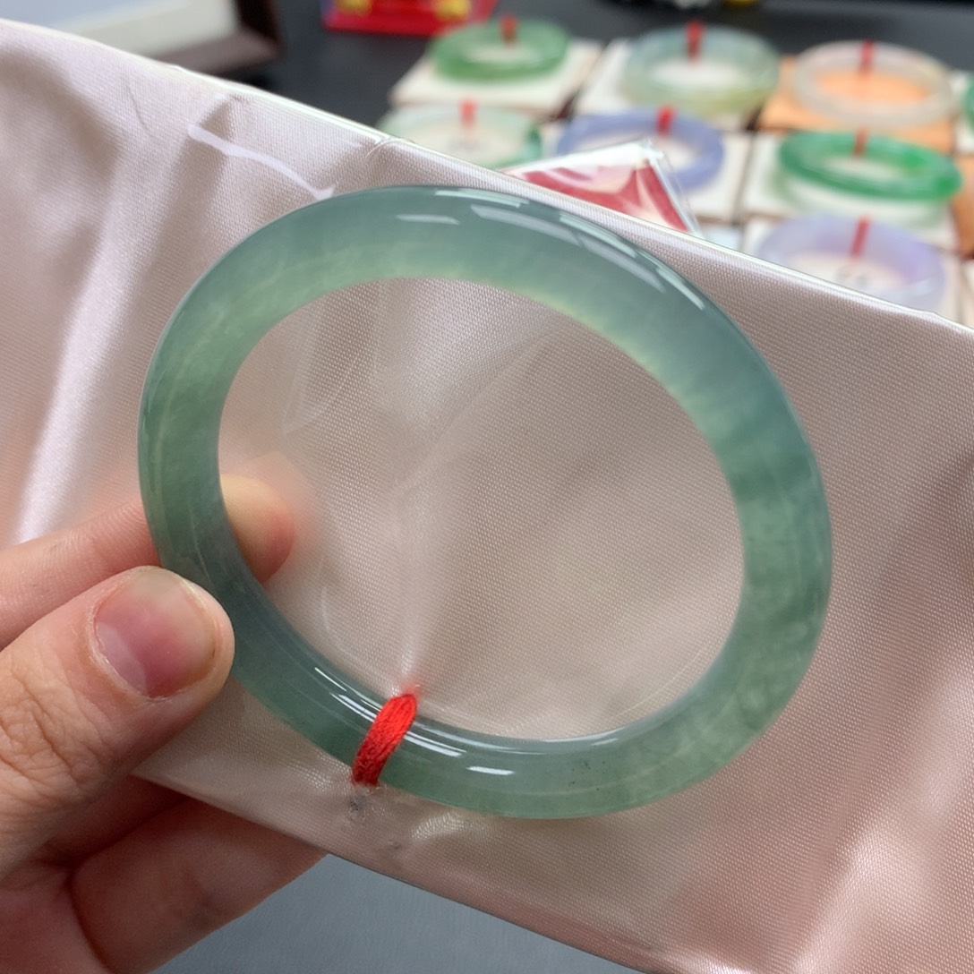 假***雯翡翠未镶嵌手镯53➕