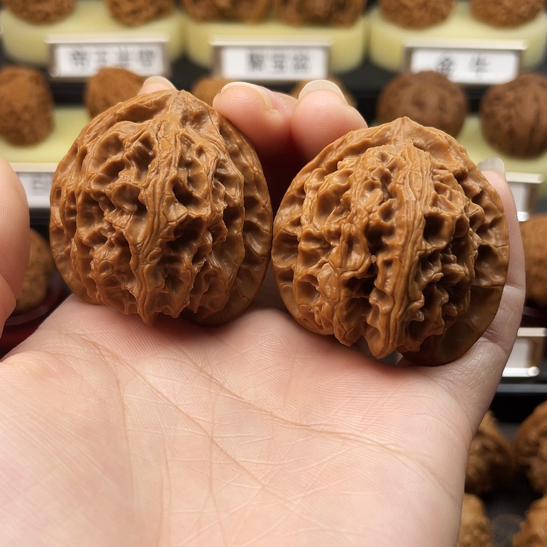 文玩核桃把件苹果园41尺524