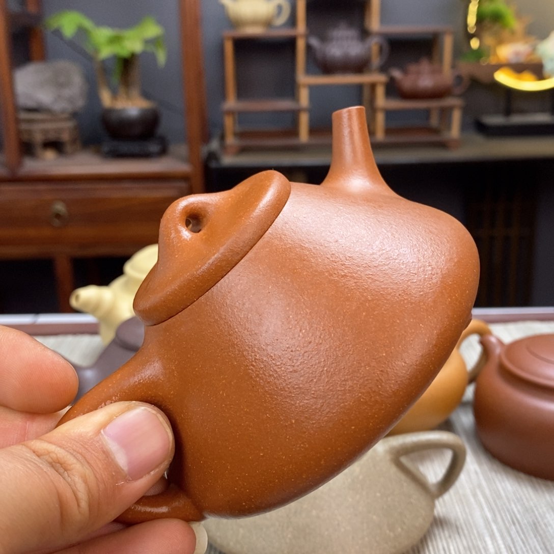 紫泥茶壶鸡****饥微瑕容量240