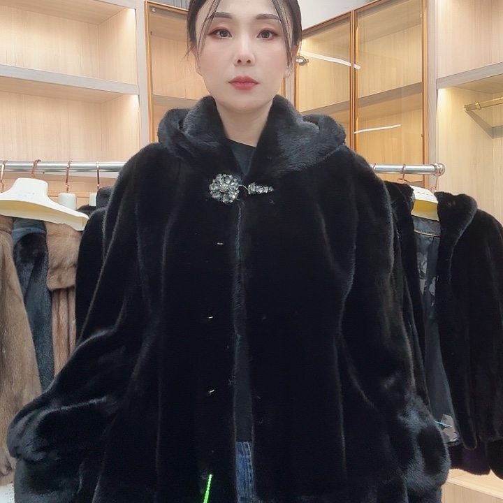 黑色短款连帽0871