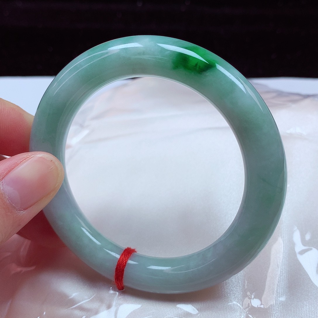 翡翠手镯（圆镯）未镶嵌54圈