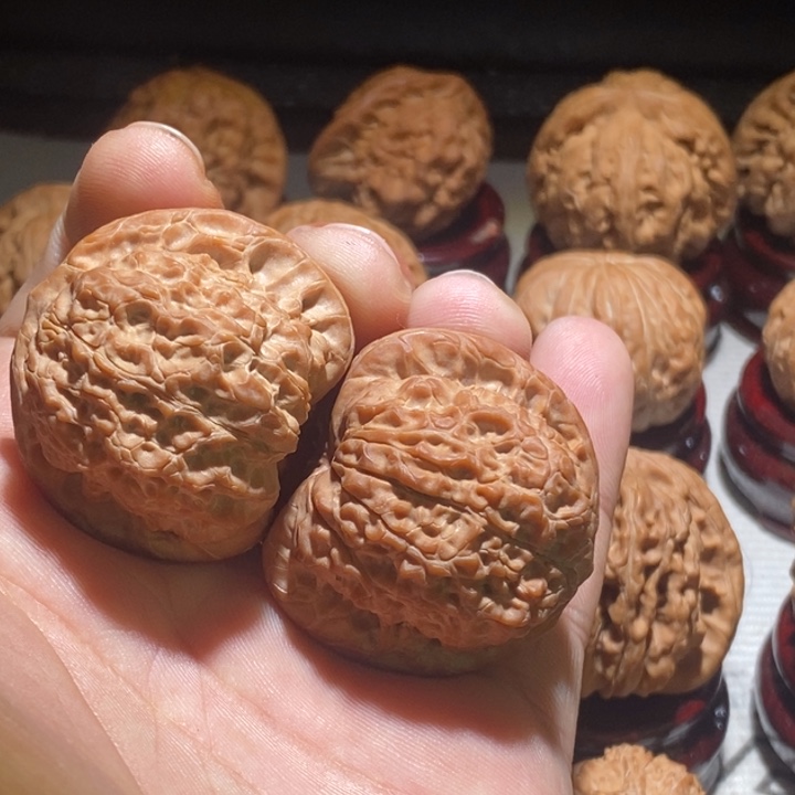 落***.文玩核桃把件39血麒麟