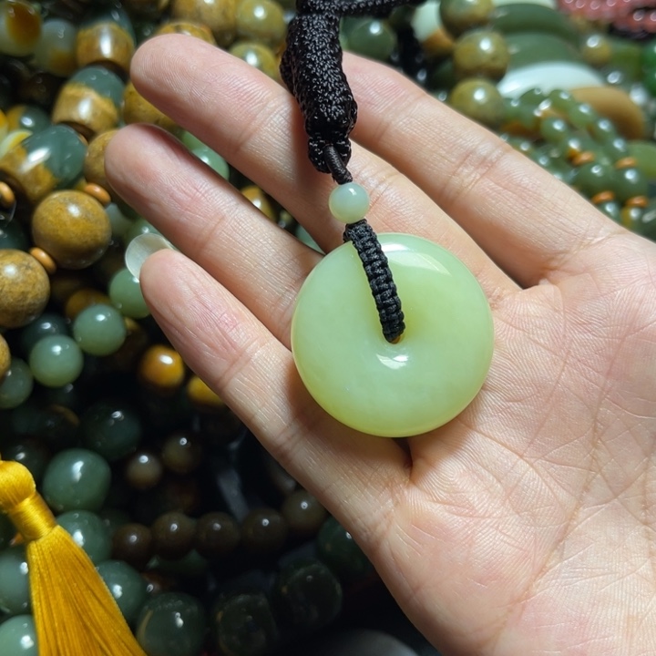 用***5岫岩老玉（透闪石质玉）未镶嵌颈饰