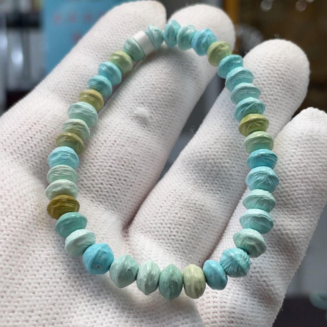 绿松石未镶嵌挂件