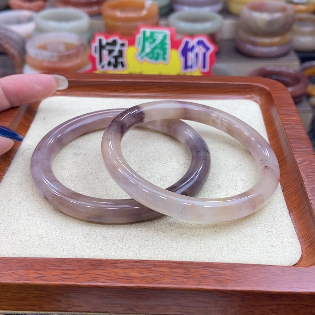 石英质玉手镯未镶嵌