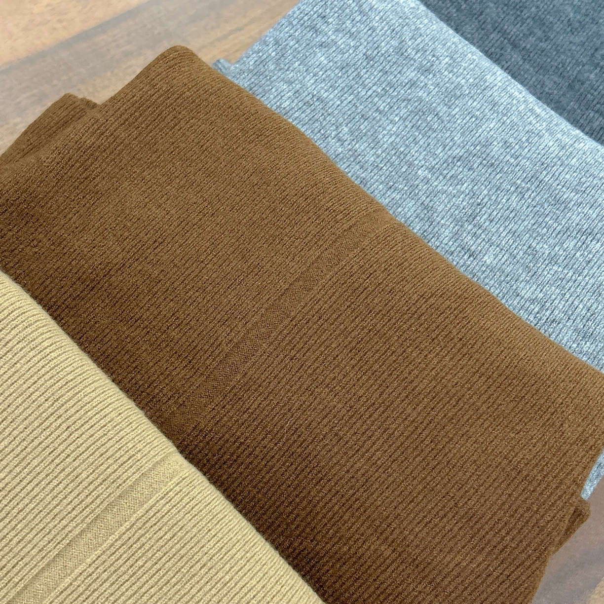 100%全毛打底衫，加长的袖长和衣长，高个子必入