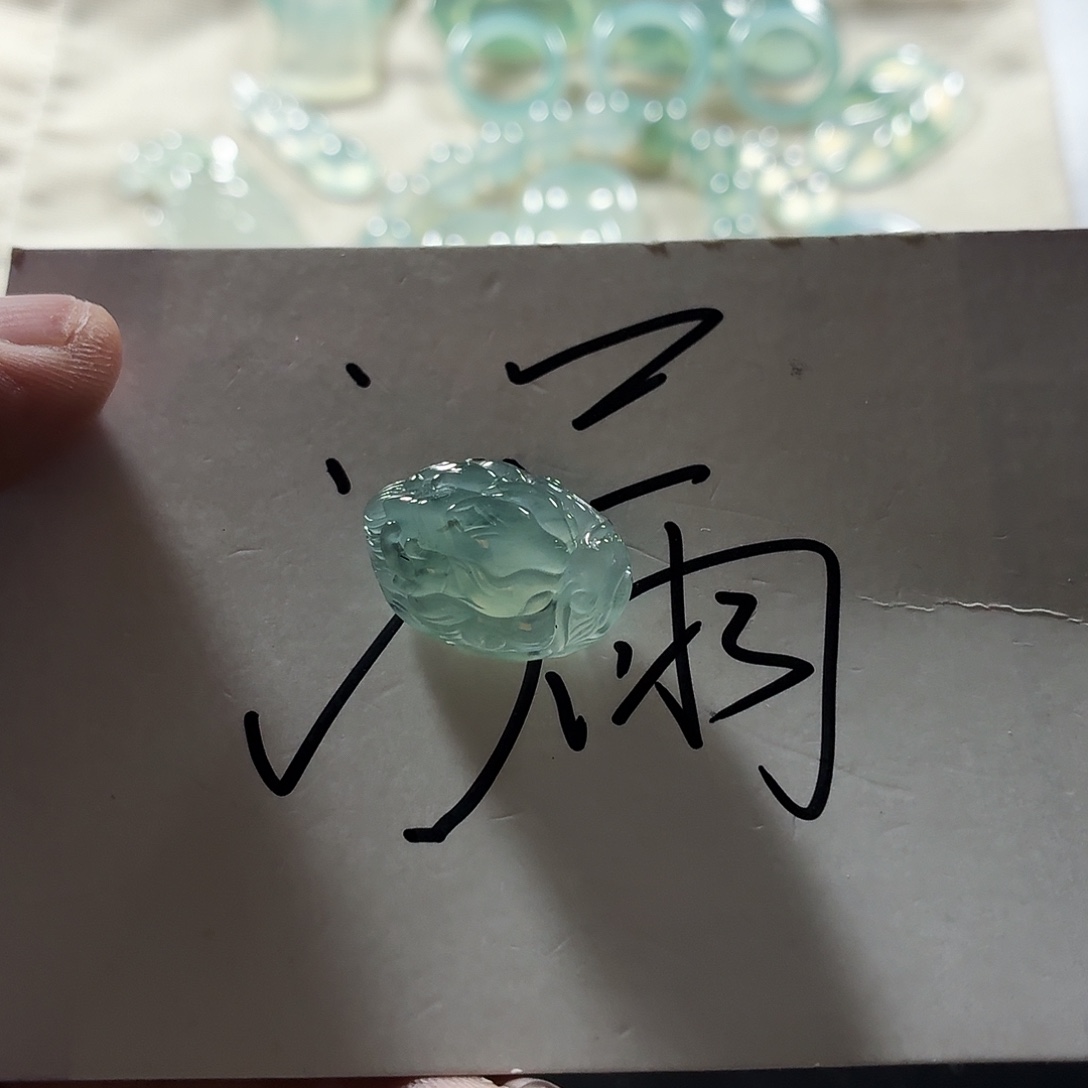 藏***修翡翠未镶嵌颈饰翡翠