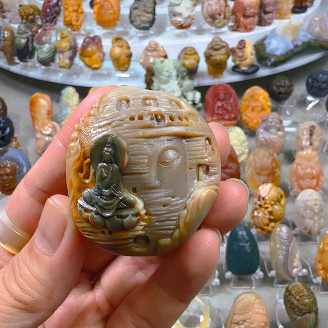 石英质玉吊坠未镶嵌天然阿拉善彩玉纯手工雕刻佛窟吊坠