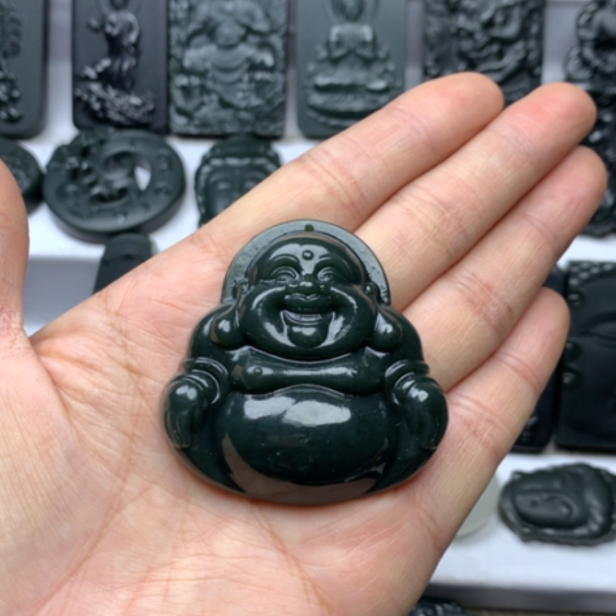 【闪购商品】和田玉颈饰未镶嵌双面雕刻