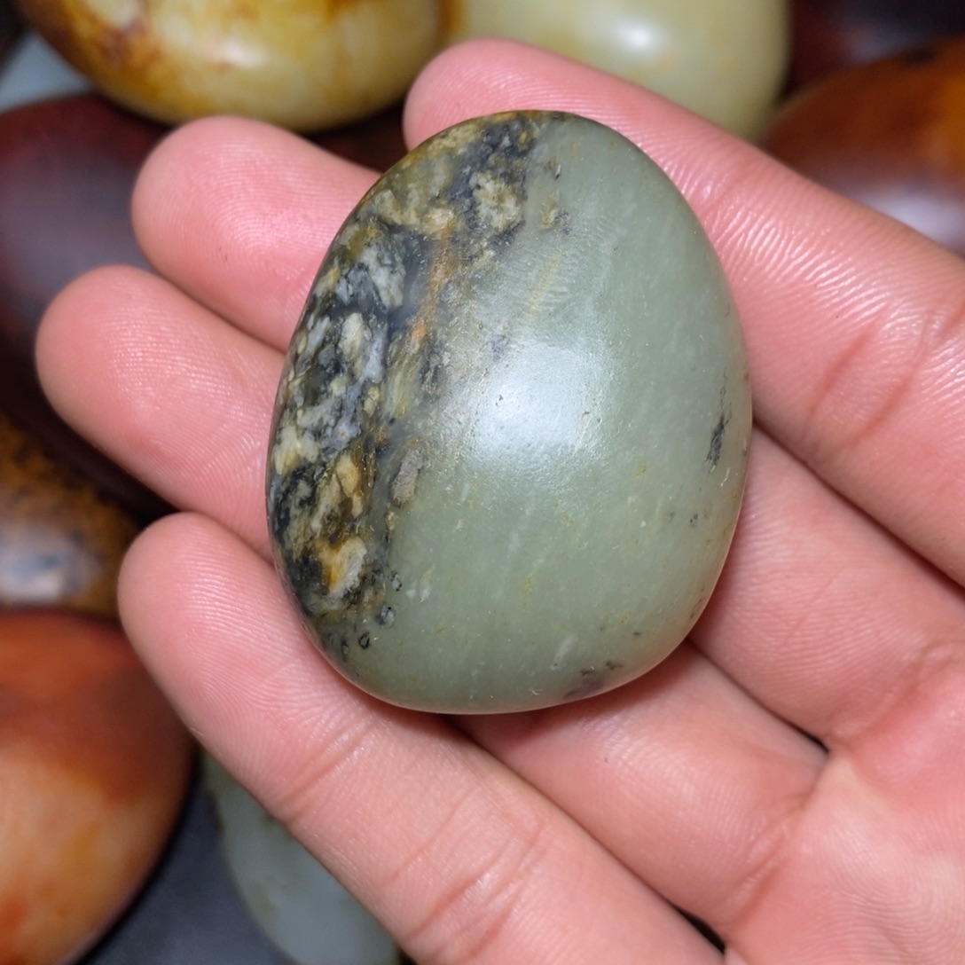 和田玉未镶嵌珠宝奇石