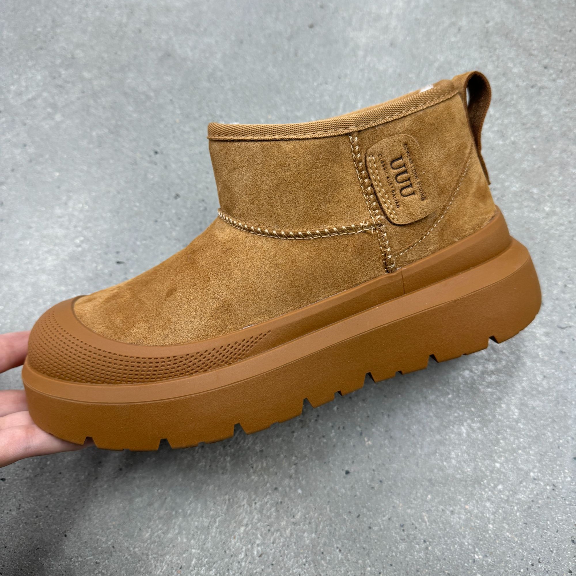 2025冬季男女同款加绒加厚保暖时尚雪地靴女5588- 龙