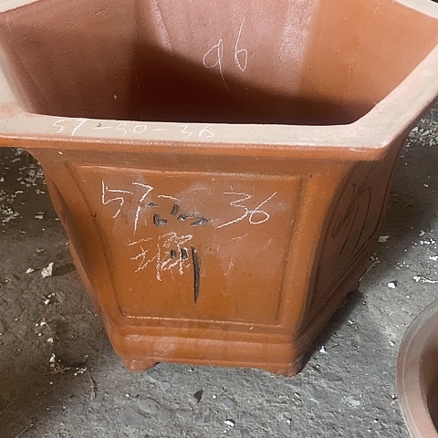 紫砂中国宜兴紫砂花盆，