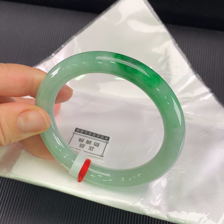 翡翠未镶嵌手镯圆条57.5