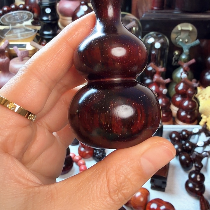 赛***文木印度小叶紫檀葫芦一个