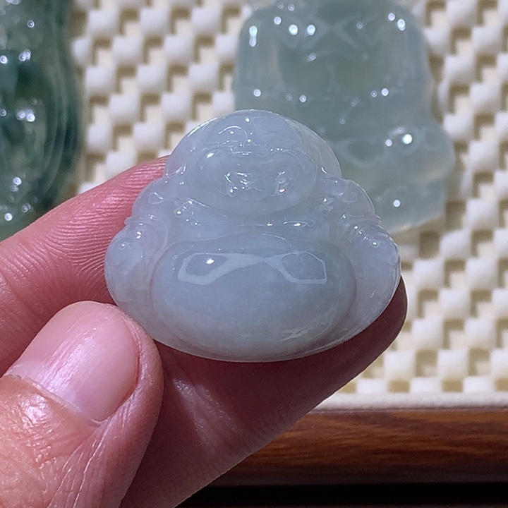 翡翠未镶嵌颈饰佛公