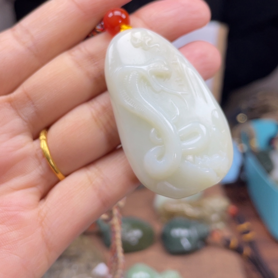 和田玉颈饰未镶嵌