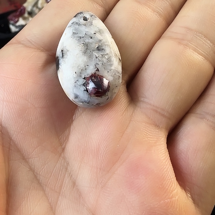 天然辰砂贵州万山天然大晶体朱砂吊坠正品