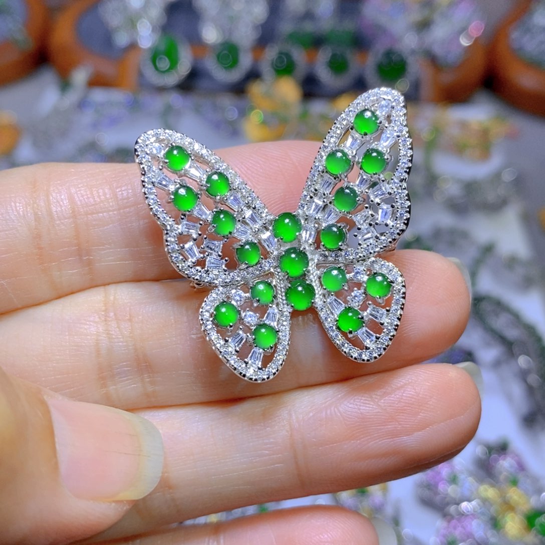 翡翠颈饰银S925镶嵌天然翡翠