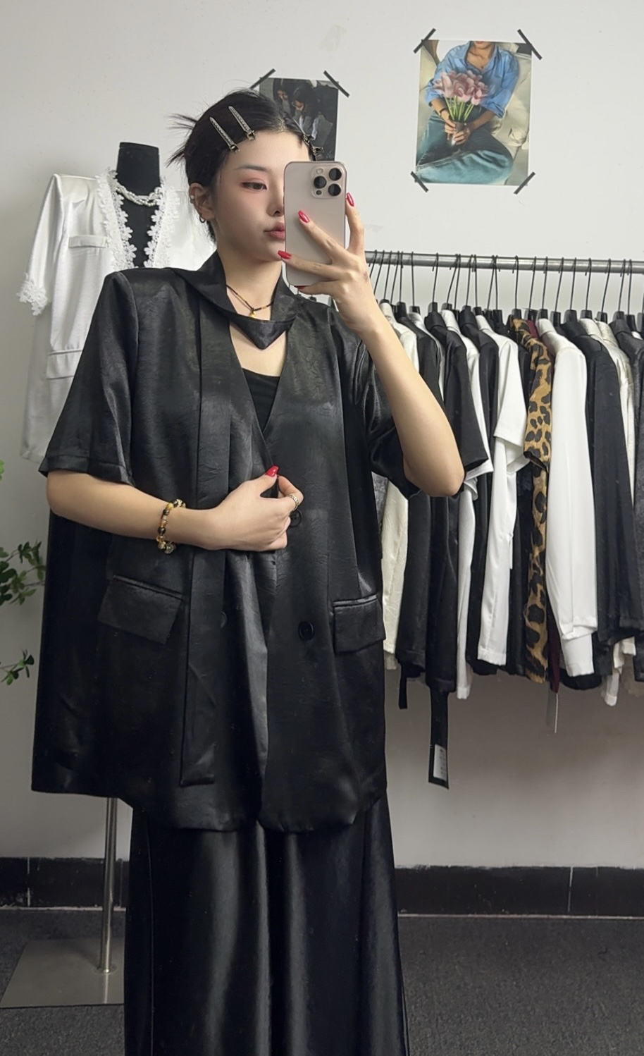 ［大囍·studlo］肌理纹气质V领缎面短袖西装外套女中长款设计感