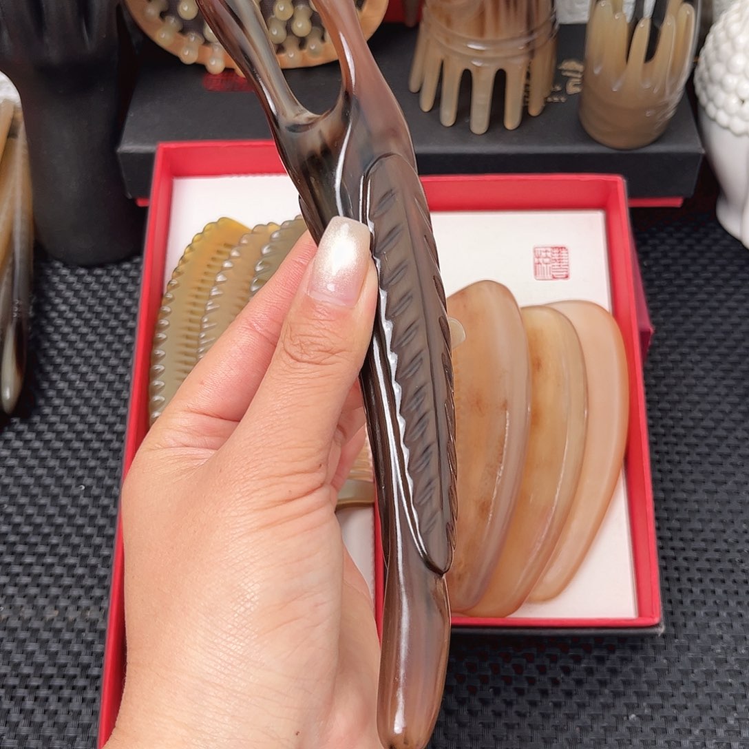 手工制作纯牛角梳子