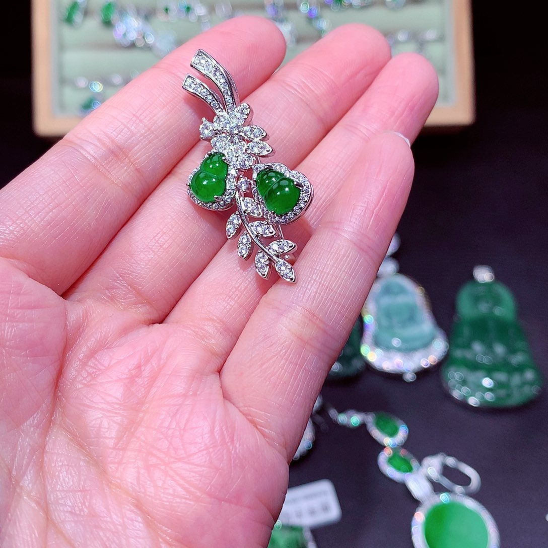 【闪购商品】翡翠吊坠(不含链)未镶嵌