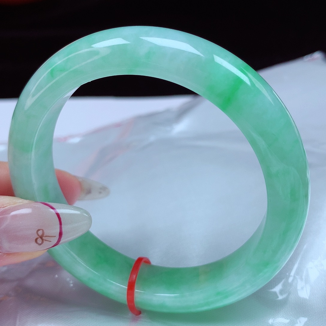 翡翠手镯未镶嵌55-56圈