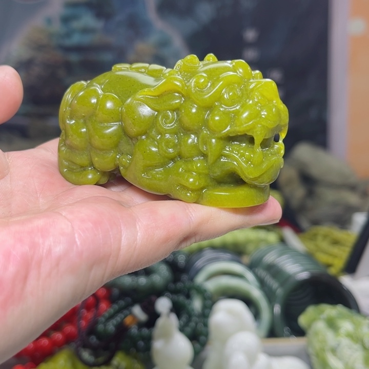 蛇纹石玉手把件多样性发货未镶嵌