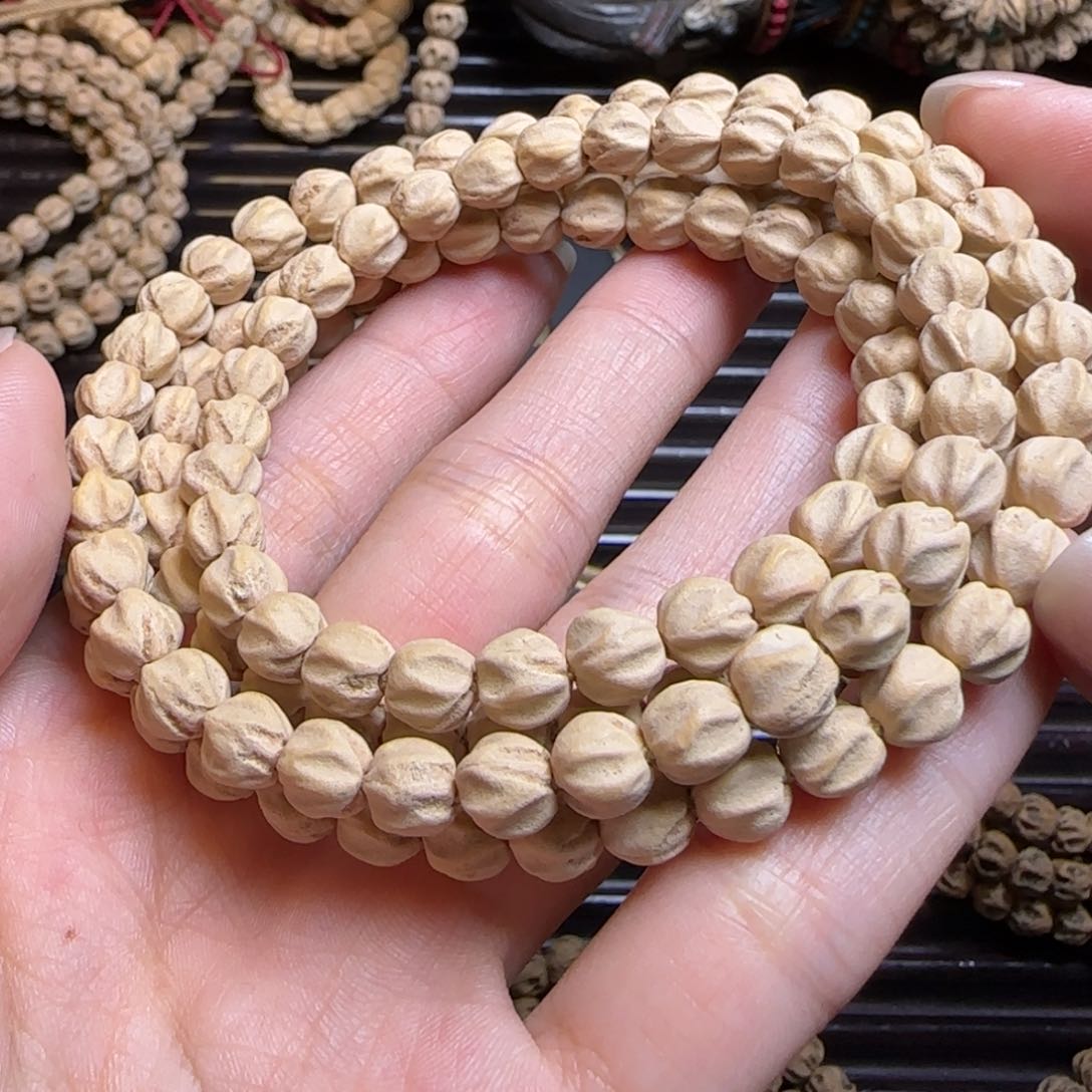 柏香籽/百香籽吊坠指**?