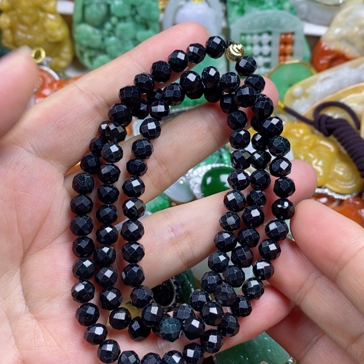 翡翠吊坠(赠链)未镶嵌