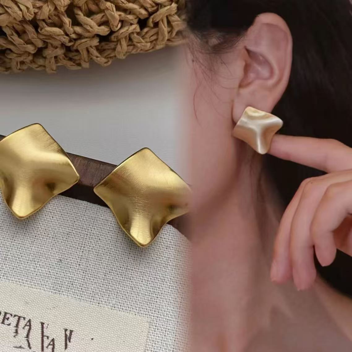 铜合金耳饰 金色拉丝~轻奢时尚金属耳钉女小众简约 W005